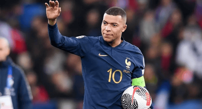 包含克罗地亚队中场大将伤愈复出，助力球队晋级的词条